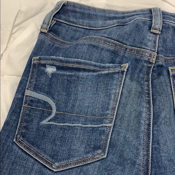 Distressed denim - Picture 7 of 7